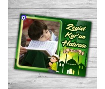 Koyu Yeşil Temalı Dua Eden Çocuklu Kuran Okuma Magneti